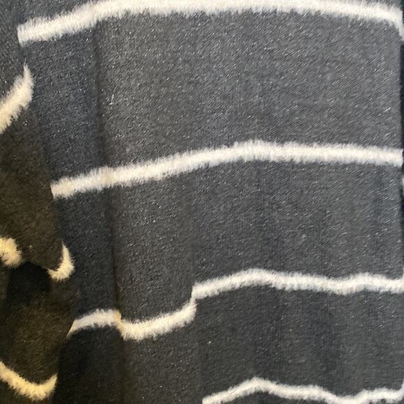 EVRI Black & White Striped Pullover Crew Neck Sweater Sz 3X Metallic Sparkles - Picture 3 of 12